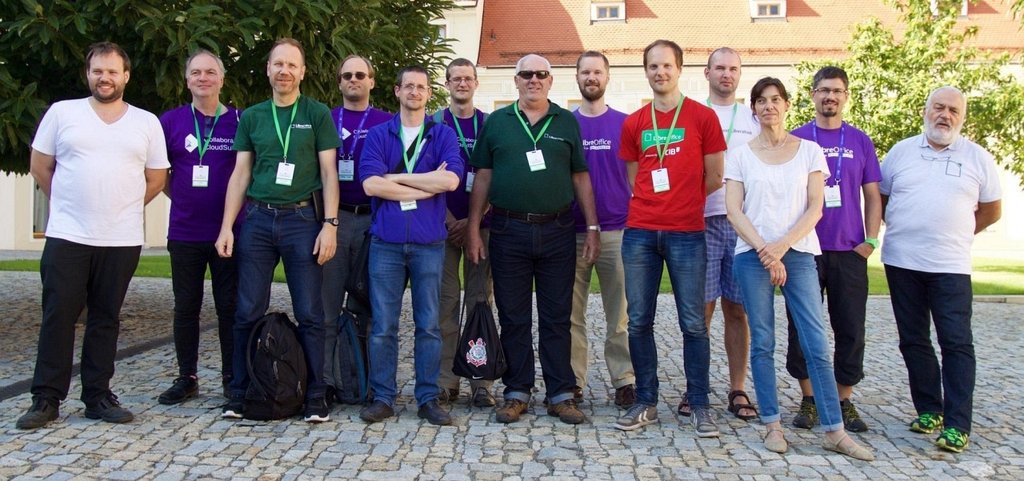 Účastníci konference LibreOffice 2016 v Brně – Sophie Gauter třetí zprava