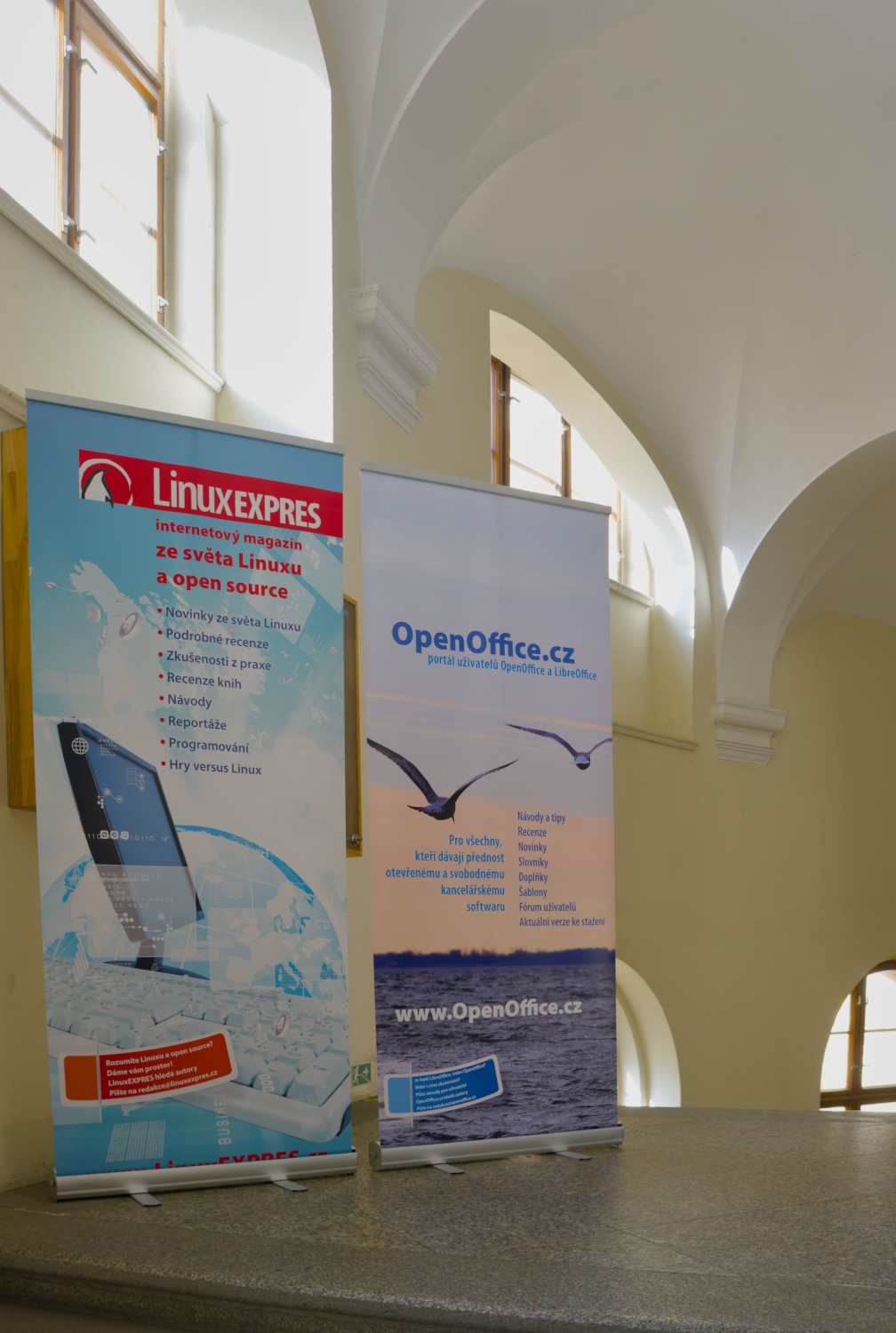 Vývěsky redakcí OpenOffice.cz a LinuxEXPRES.cz