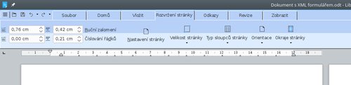 Notebookbar se zkratkami k funkcím a použitím modrého tématu